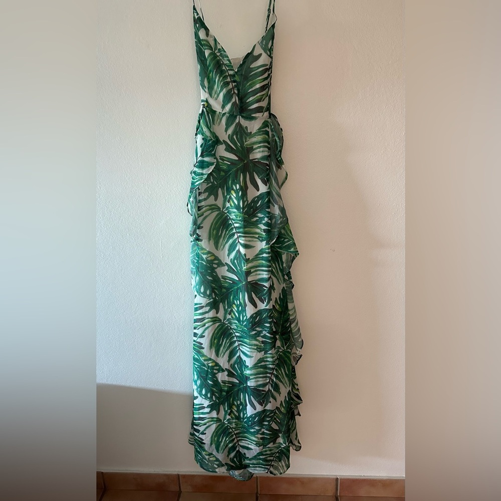 Fashion Nova Maxi dress, medium, adjustable spaghetti strap, green leaf.
